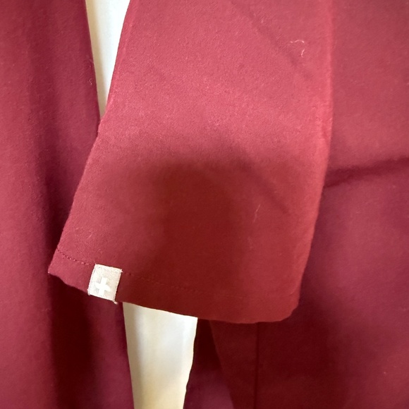 FIGS TECHNICAL COLLECTION SCRUBS SS V NECK TOP PULL ON DRAWSTRING WAIST PANTS S - Picture 8 of 11